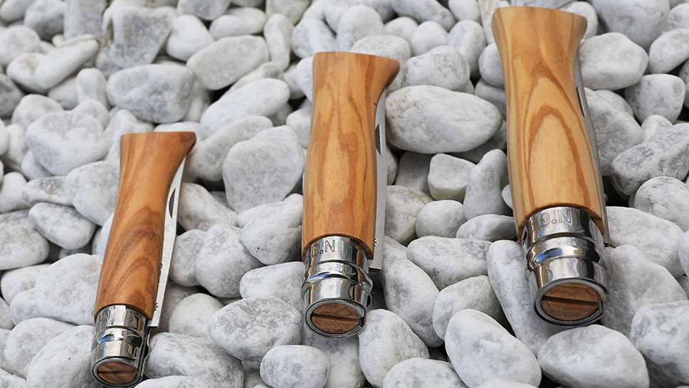 Opinel N°06 Inox Lux Olive - klasyczny nóż z rękojeścią z drewna oliwnego